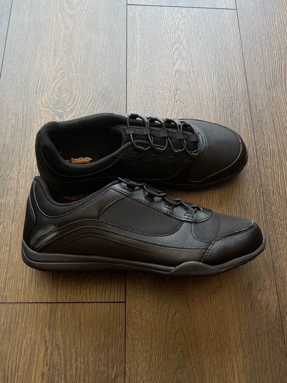 NWOT Tredsafe Slip Resistant Sneakers